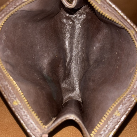 Louis Vuitton Vintage Monogram Pochette EUC Pre 1986 Vintage cosmetics Pouch - Picture 7 of 10